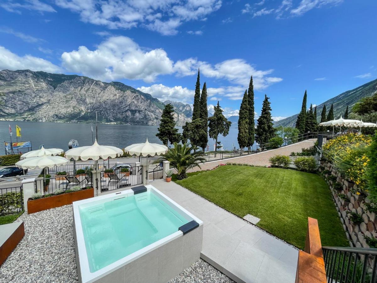 Hotel Oasi Beach Malcesine Bagian luar foto