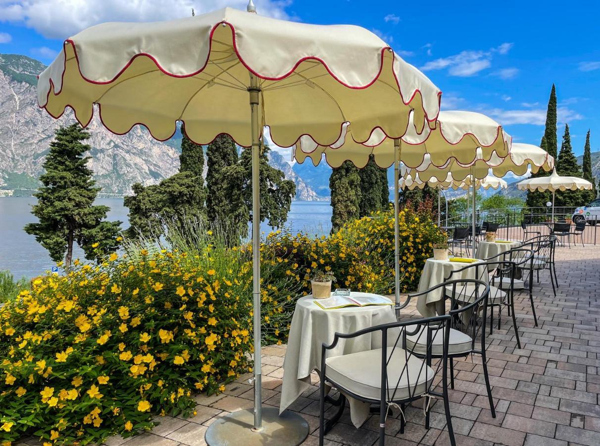 Hotel Oasi Beach Malcesine Bagian luar foto