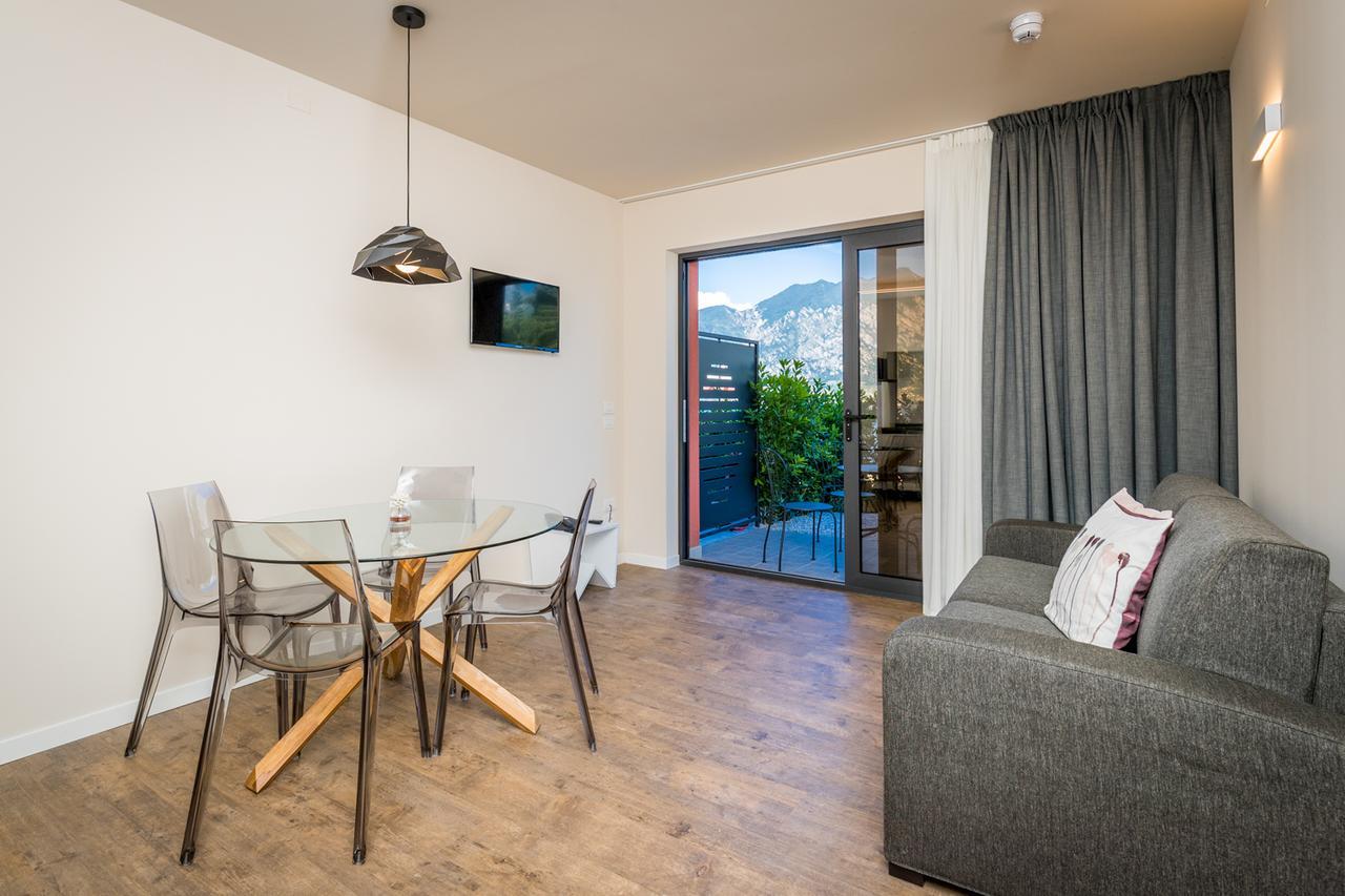 Hotel Oasi Beach Malcesine Bagian luar foto