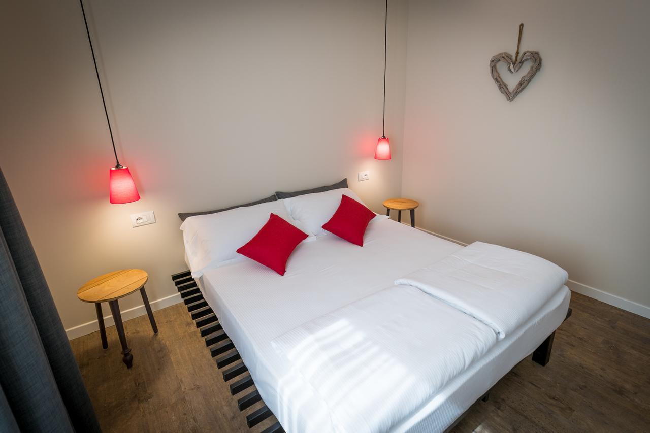 Hotel Oasi Beach Malcesine Bagian luar foto