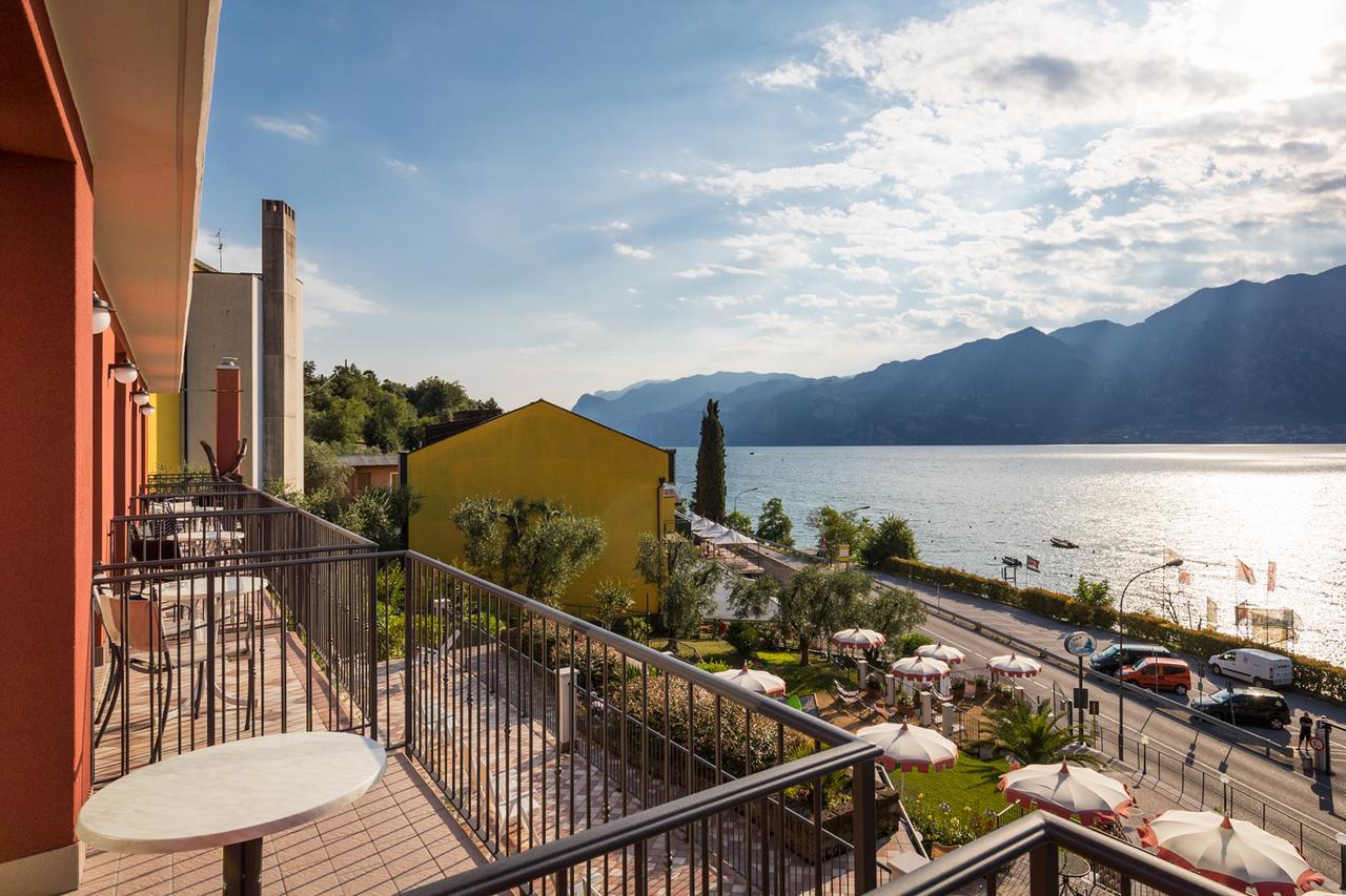 Hotel Oasi Beach Malcesine Bagian luar foto