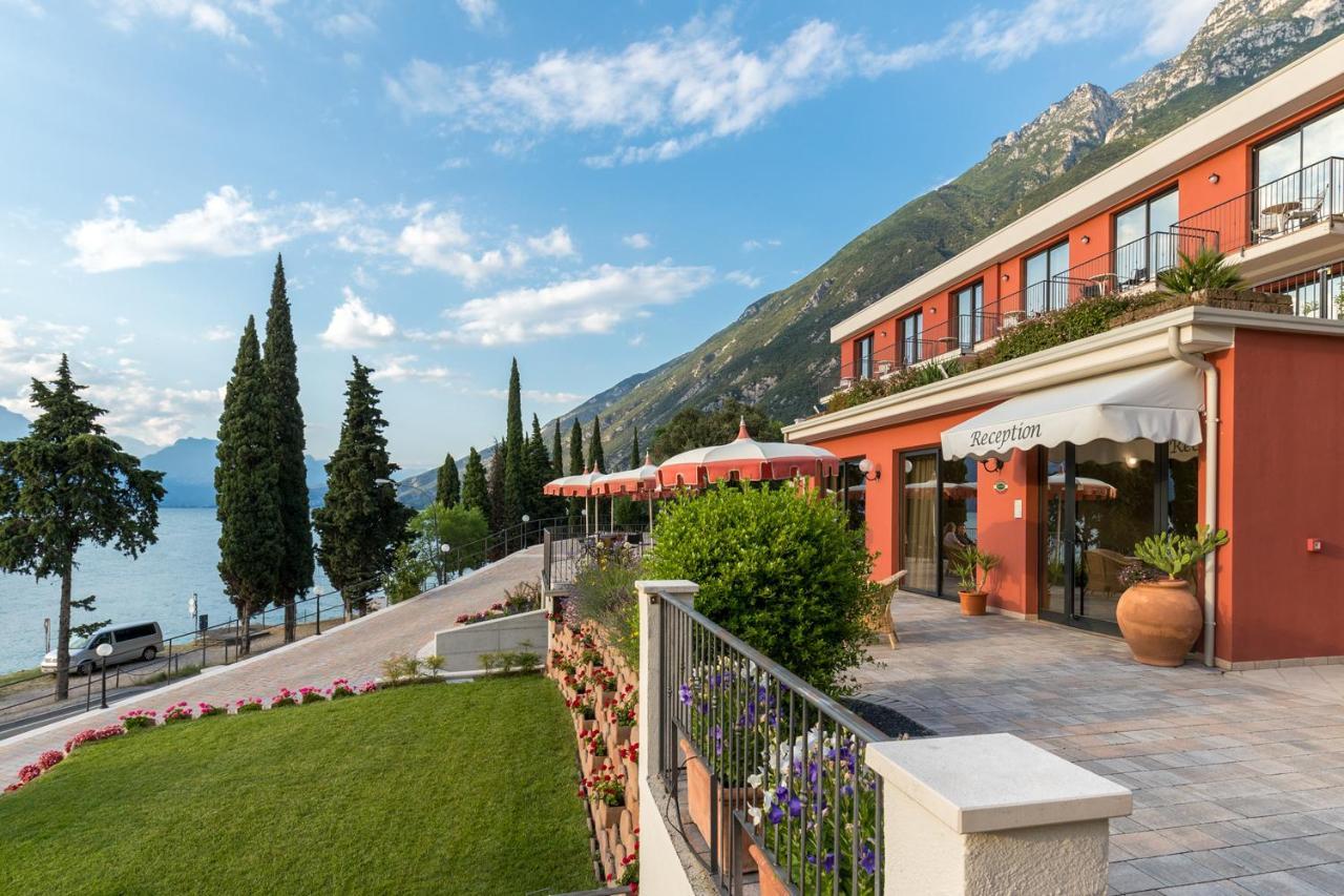 Hotel Oasi Beach Malcesine Bagian luar foto